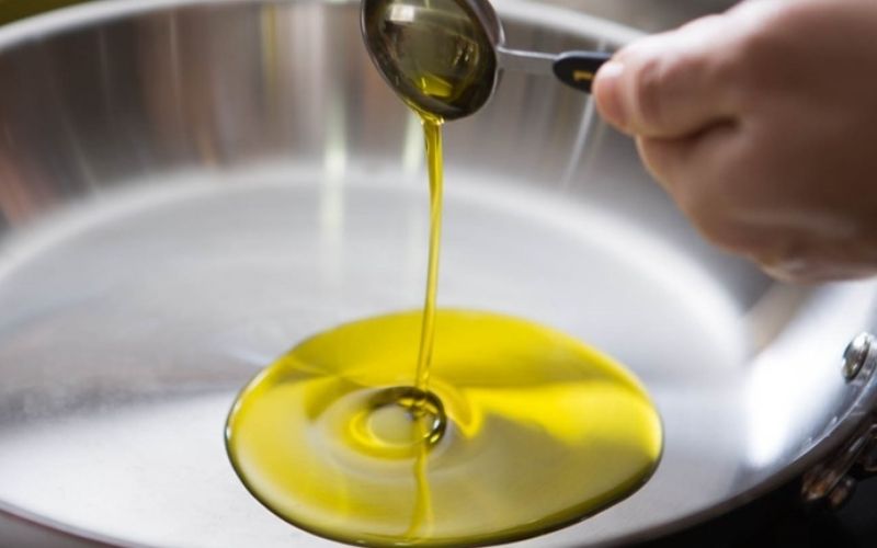 Dầu thực vật cao cấp GOODFRY 2L là lựa chọn lý tưởng cho bữa ăn ngon và lành mạnh mỗi ngày 